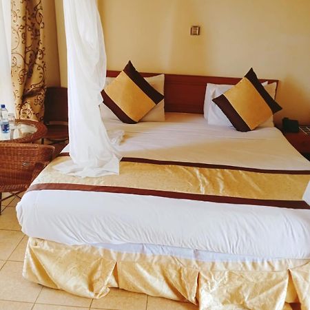 Golden Gates Hotel Thuthuriki エクステリア 写真