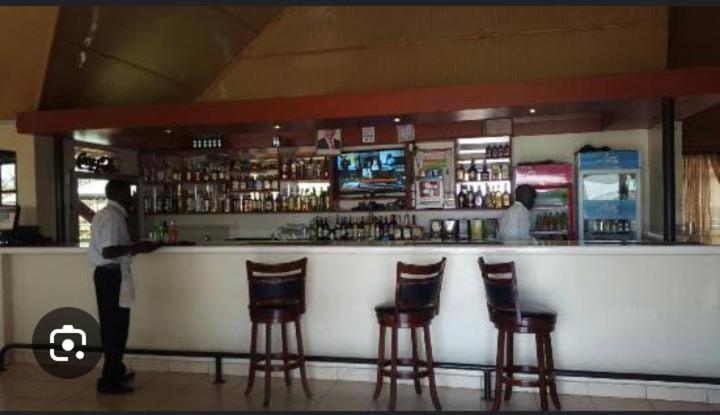 Golden Gates Hotel Thuthuriki エクステリア 写真