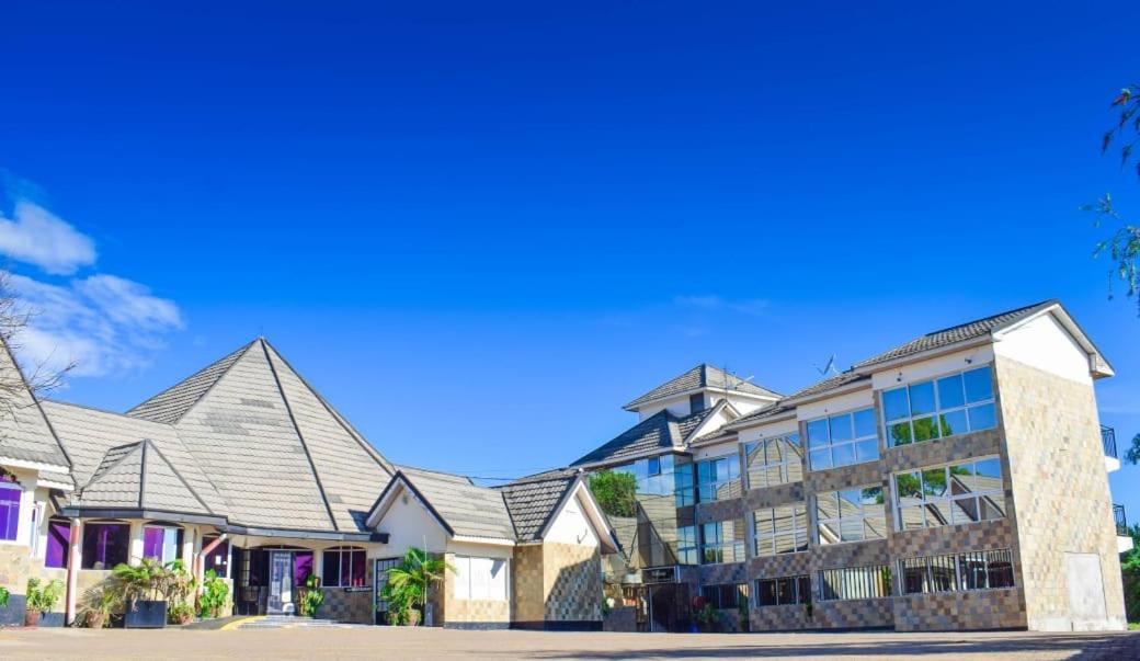 Golden Gates Hotel Thuthuriki エクステリア 写真
