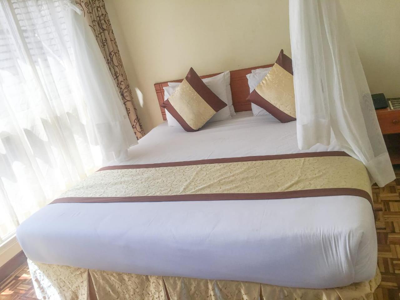 Golden Gates Hotel Thuthuriki エクステリア 写真
